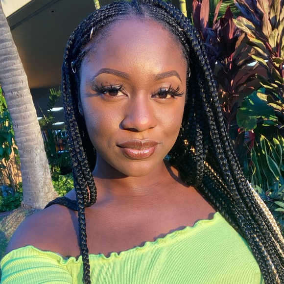 Meet your Posher, Lashay - Picture 1 of 1